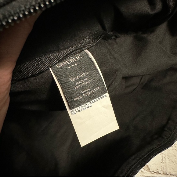 🆕dark camo duffel bag - Picture 4 of 6